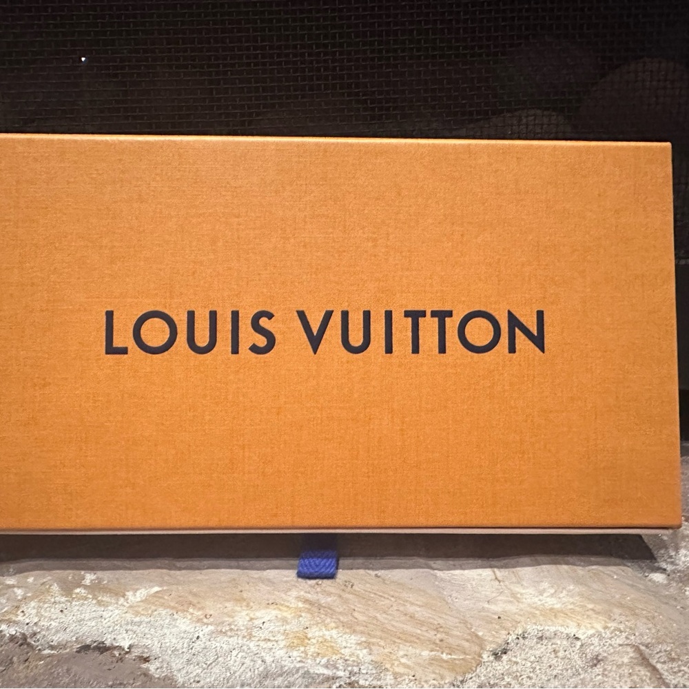 Louis Vuitton Signature Orange wallet/clutch Box